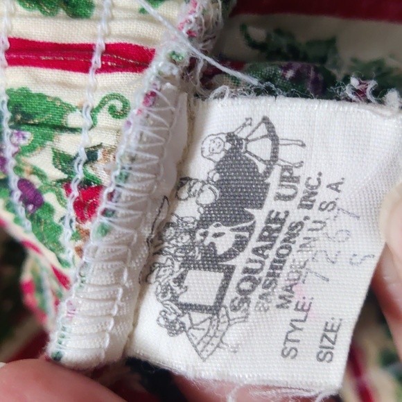 Vintage 70s Square Up Holiday Christmas Holly Berries Fruit Skirt Small🎄🍇 - Picture 9 of 13